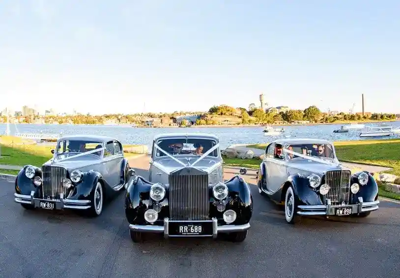 Clarkes-Point-wedding-cars